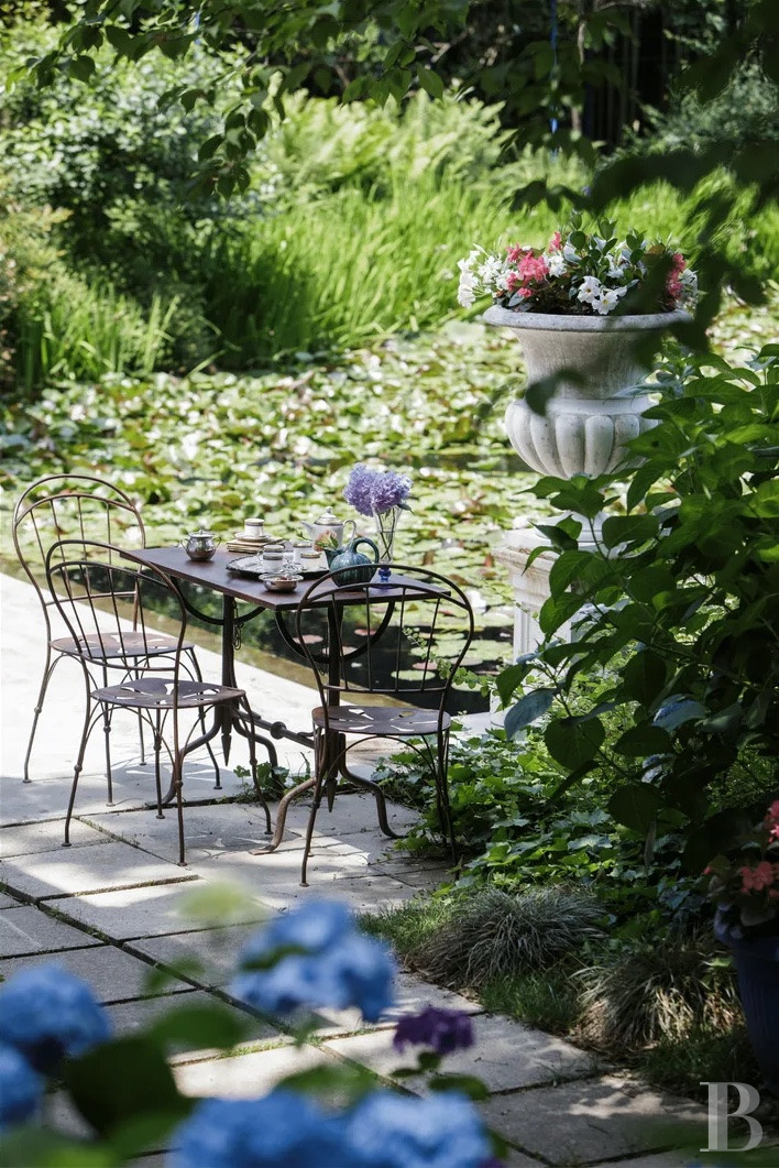 Au nord-ouest de Milan, deux villas entourées d’eau et de verdure - photo  n°2